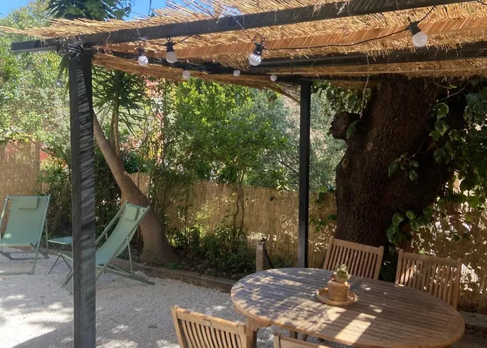 Rez De Villa Avec Jardinet Proche De La Plage