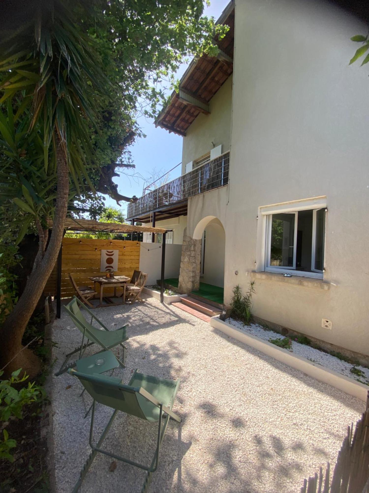 Rez De Avec Jardinet Proche De La Apartment Hyeres